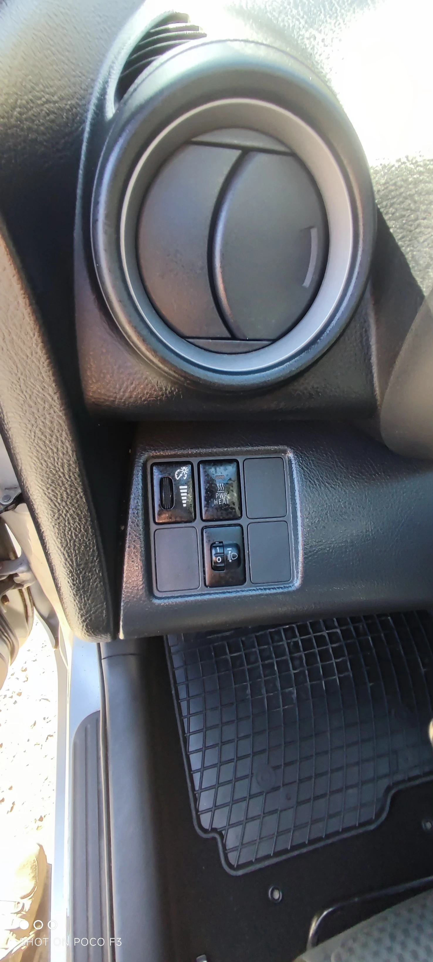 Toyota Rav4 2.2 D4D 136, снимка 10 - Автомобили и джипове - 54875871