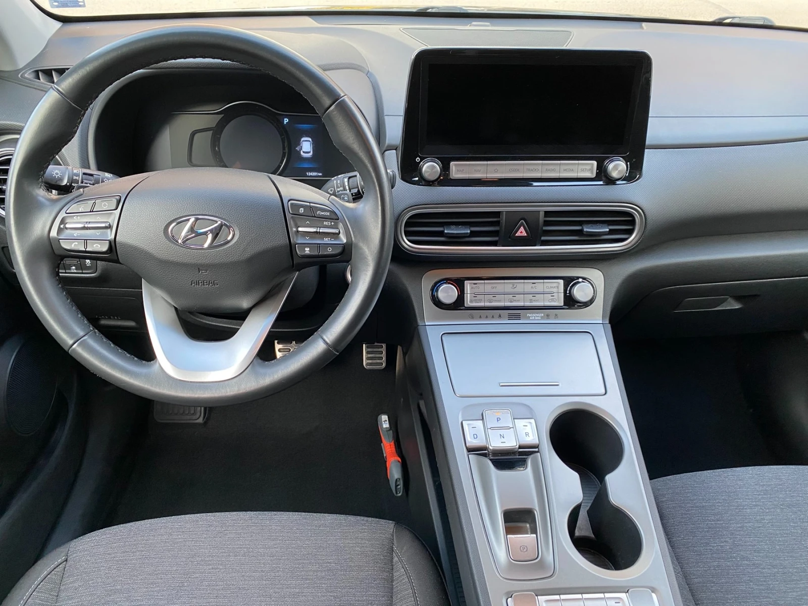 Hyundai Kona 64KWh/ Fashion / SOH100% , снимка 9 - Автомобили и джипове - 54556175