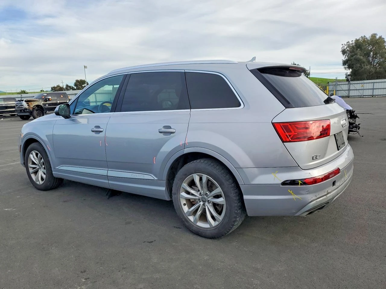 Audi Q7 3.0l Premium, снимка 2 - Автомобили и джипове - 54725918