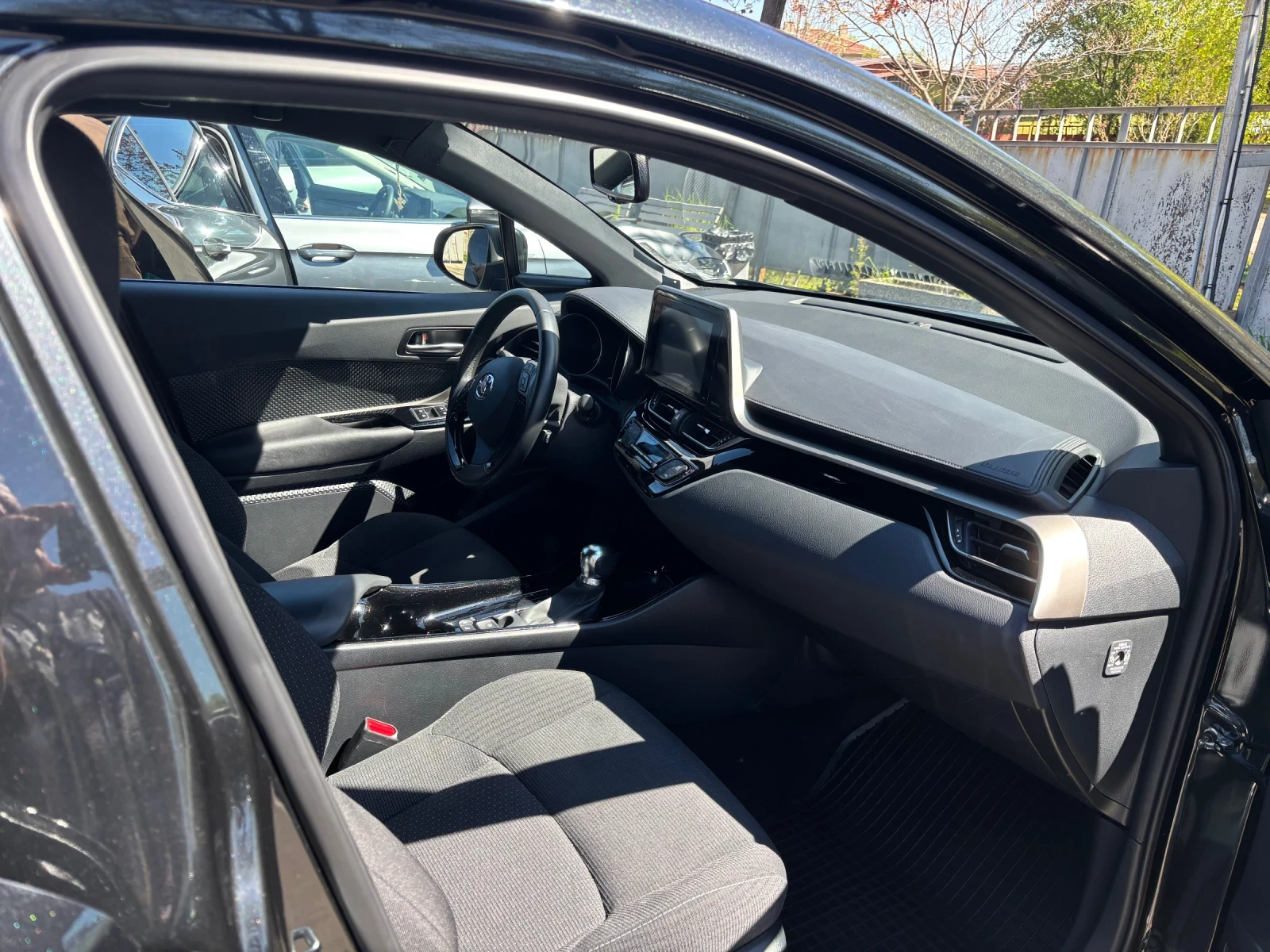 Toyota C-HR, снимка 12 - Автомобили и джипове - 55183931