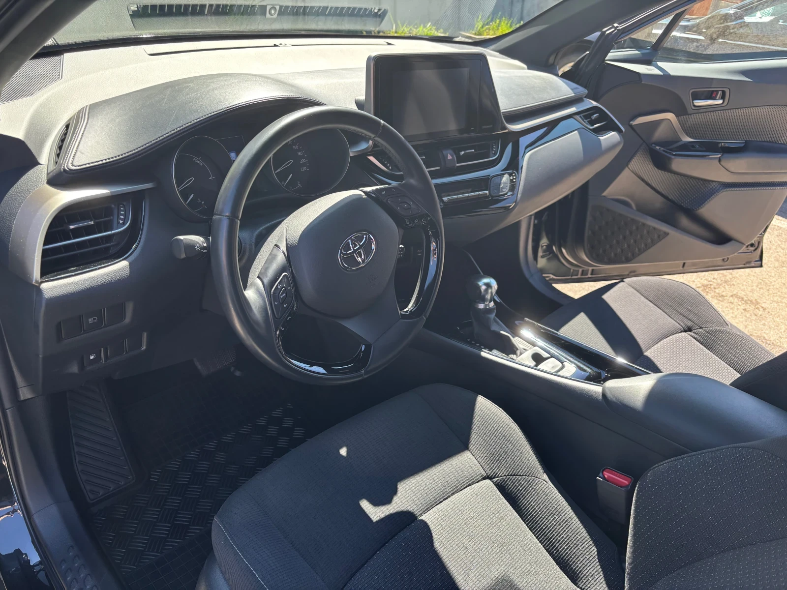Toyota C-HR, снимка 9 - Автомобили и джипове - 55183931