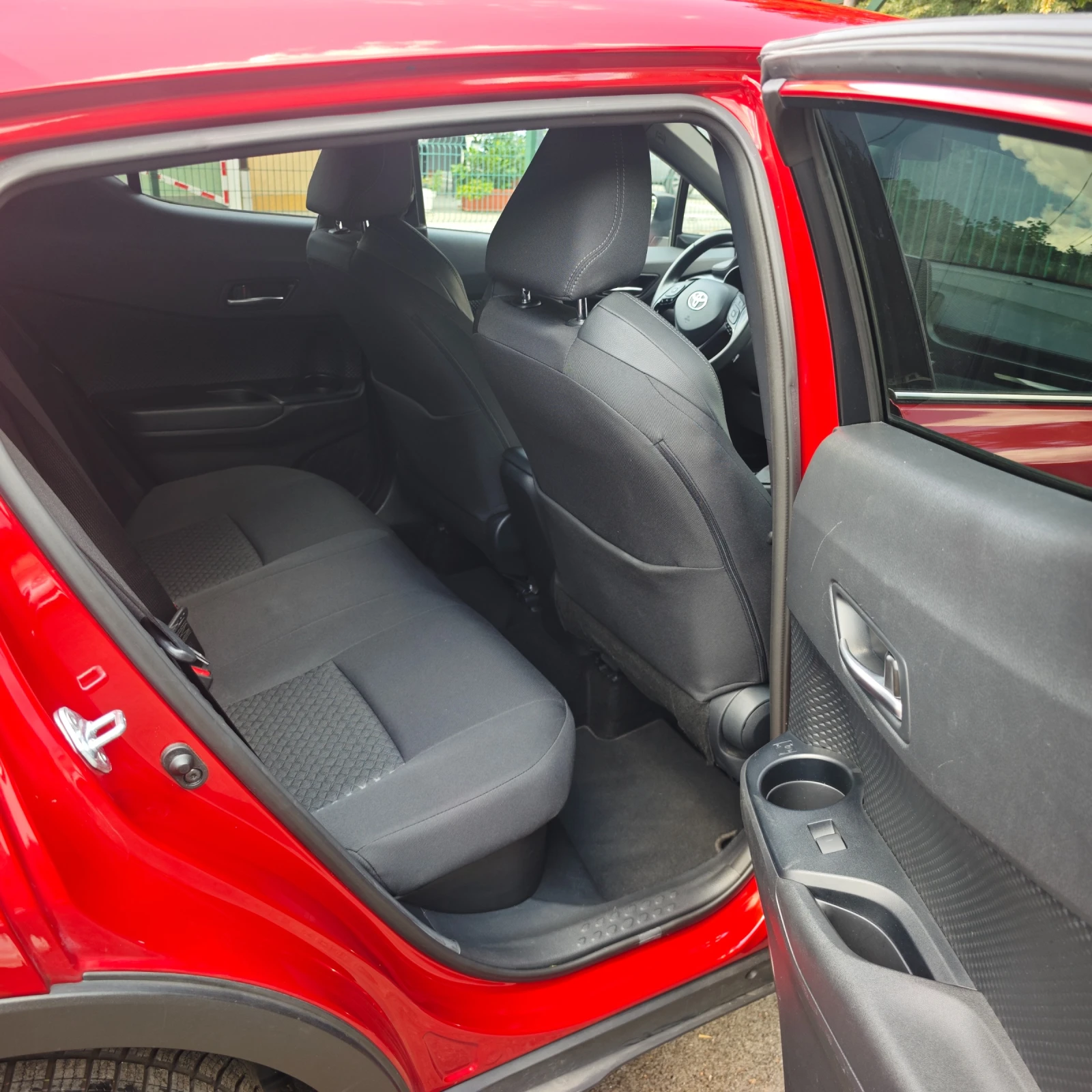 Toyota C-HR 1.8iHybrid-122cv, снимка 15 - Автомобили и джипове - 55595876