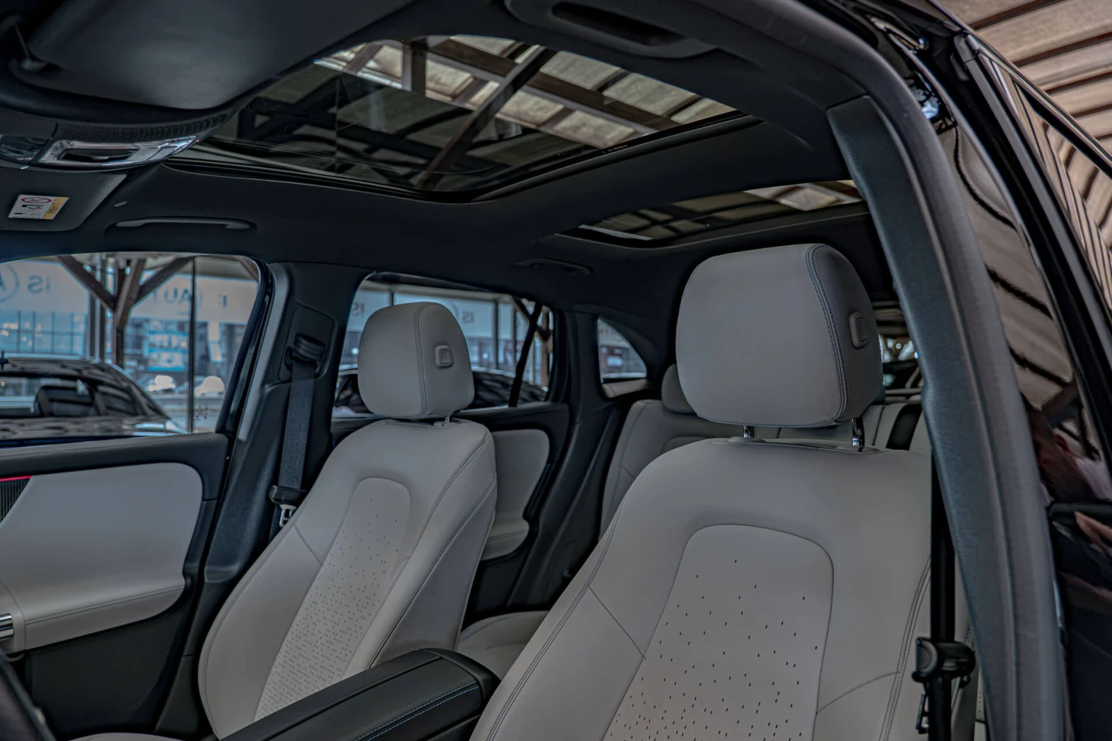 Mercedes-Benz EQA 250/Edition/AMG line/HuD/Burmester/Ambient/Панорам, снимка 13 - Автомобили и джипове - 55668294