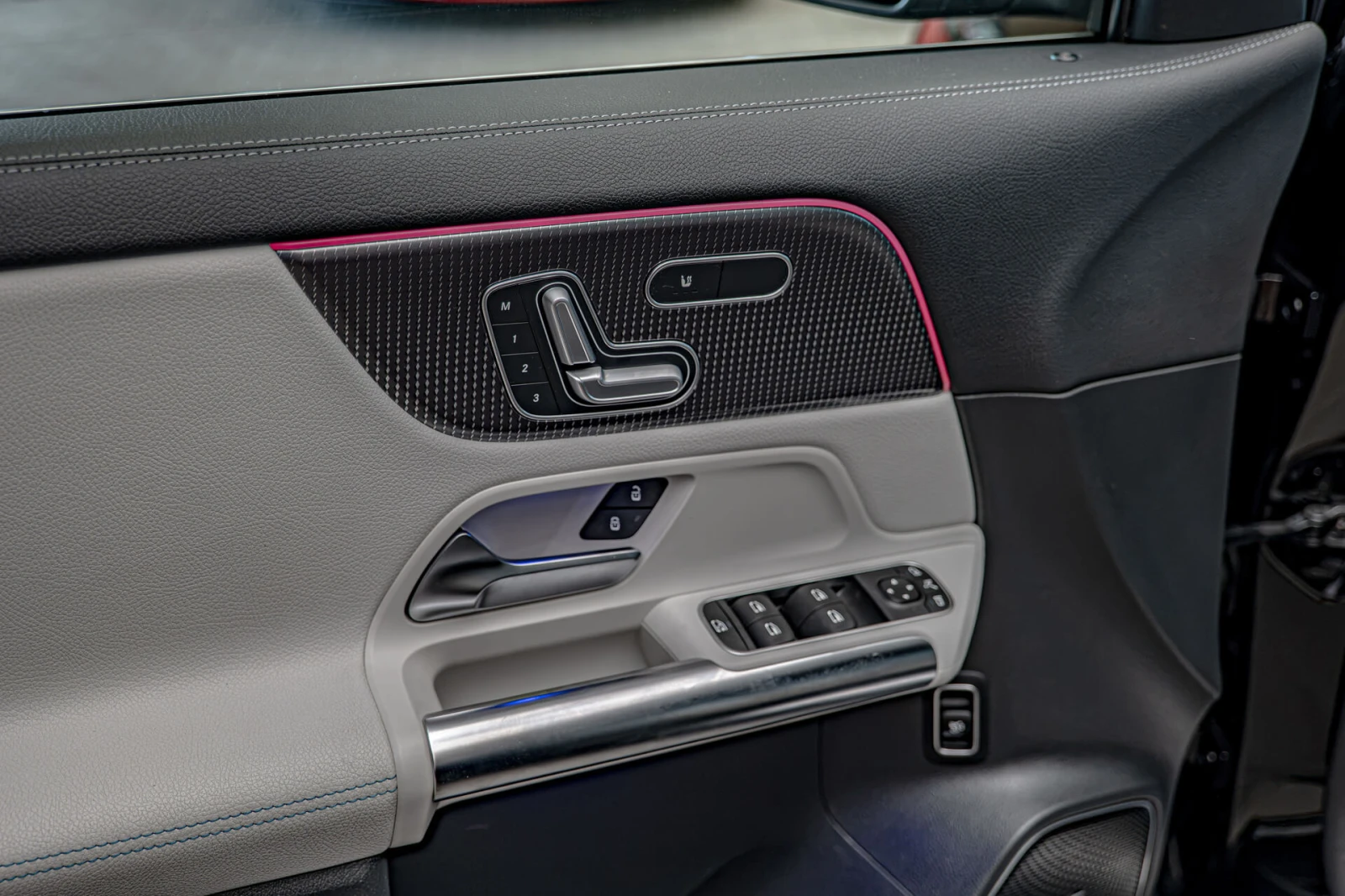 Mercedes-Benz EQA 250/Edition/AMG line/HuD/Burmester/Ambient/Панорам, снимка 10 - Автомобили и джипове - 55668294