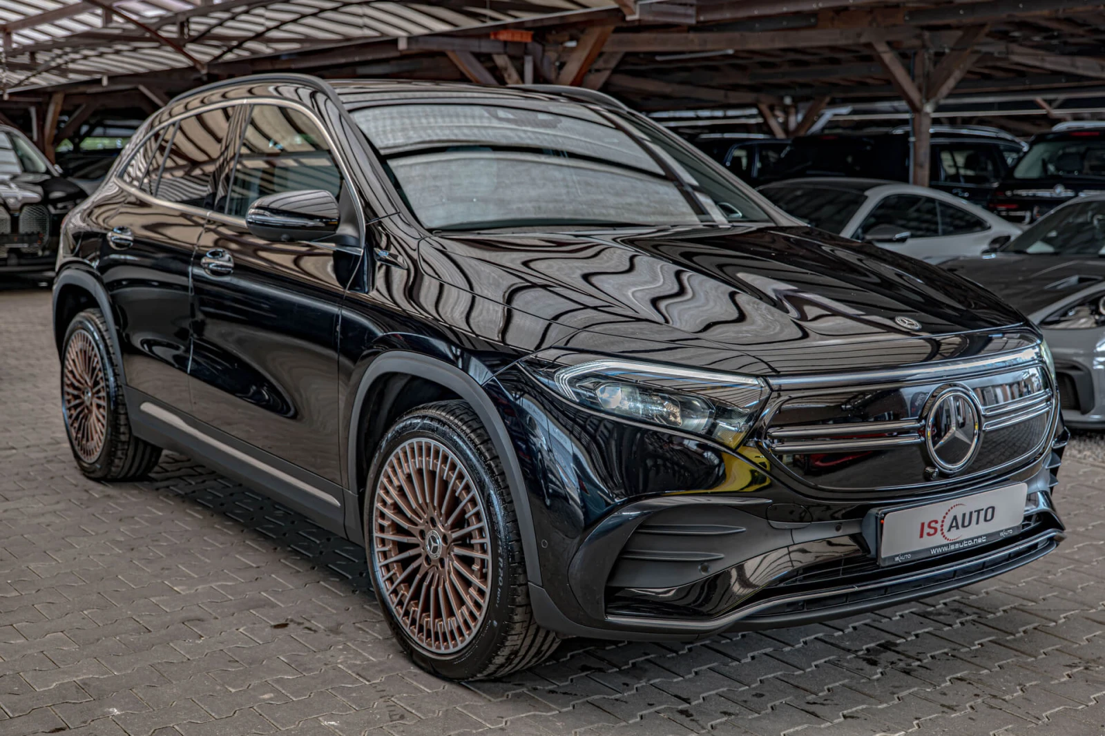 Mercedes-Benz EQA 250/Edition/AMG line/HuD/Burmester/Ambient/Панорам, снимка 2 - Автомобили и джипове - 55668294