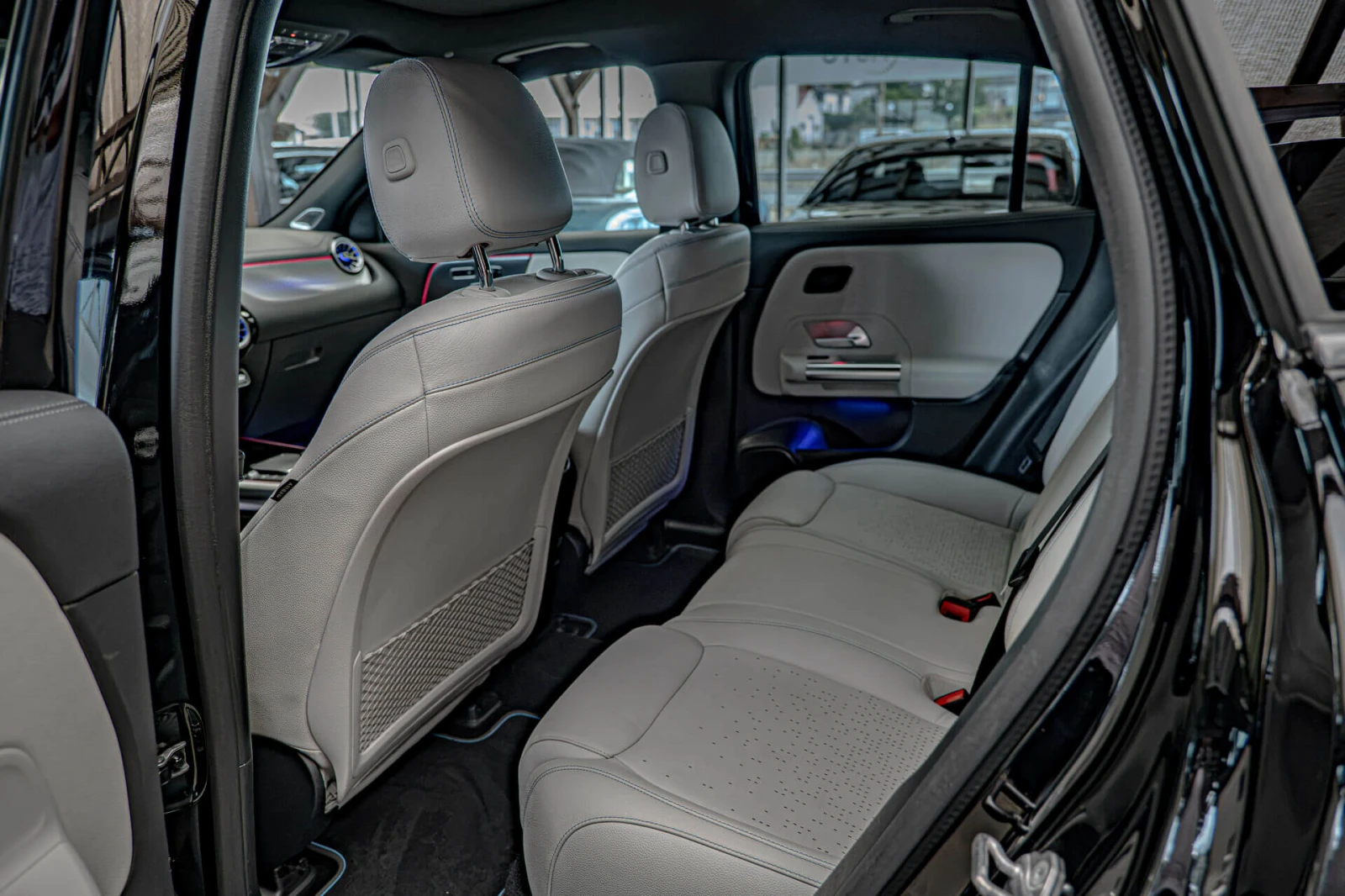 Mercedes-Benz EQA 250/Edition/AMG line/HuD/Burmester/Ambient/Панорам, снимка 11 - Автомобили и джипове - 55668294