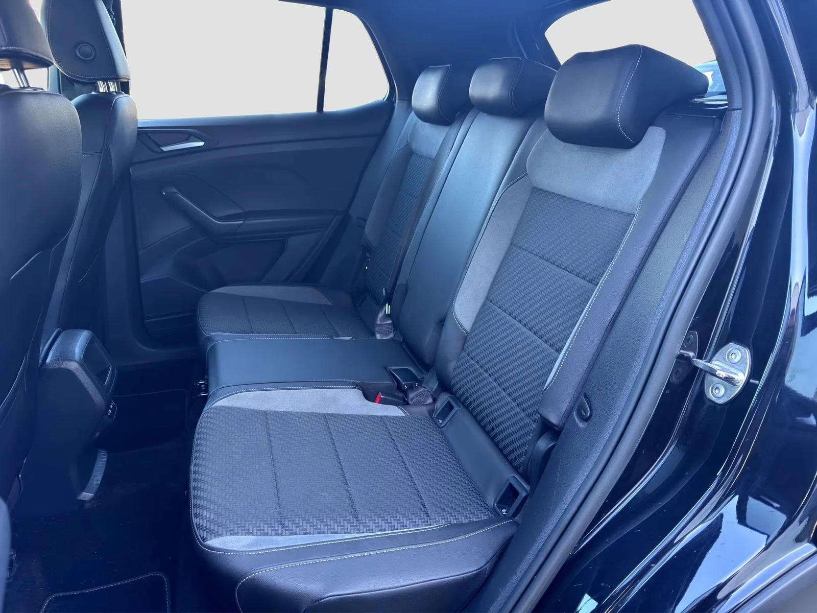 VW T-Cross R-LINE/150HP/CAM/NAVI/LED/ACC/CPLAY/DIGI/661q, снимка 15 - Автомобили и джипове - 55889125