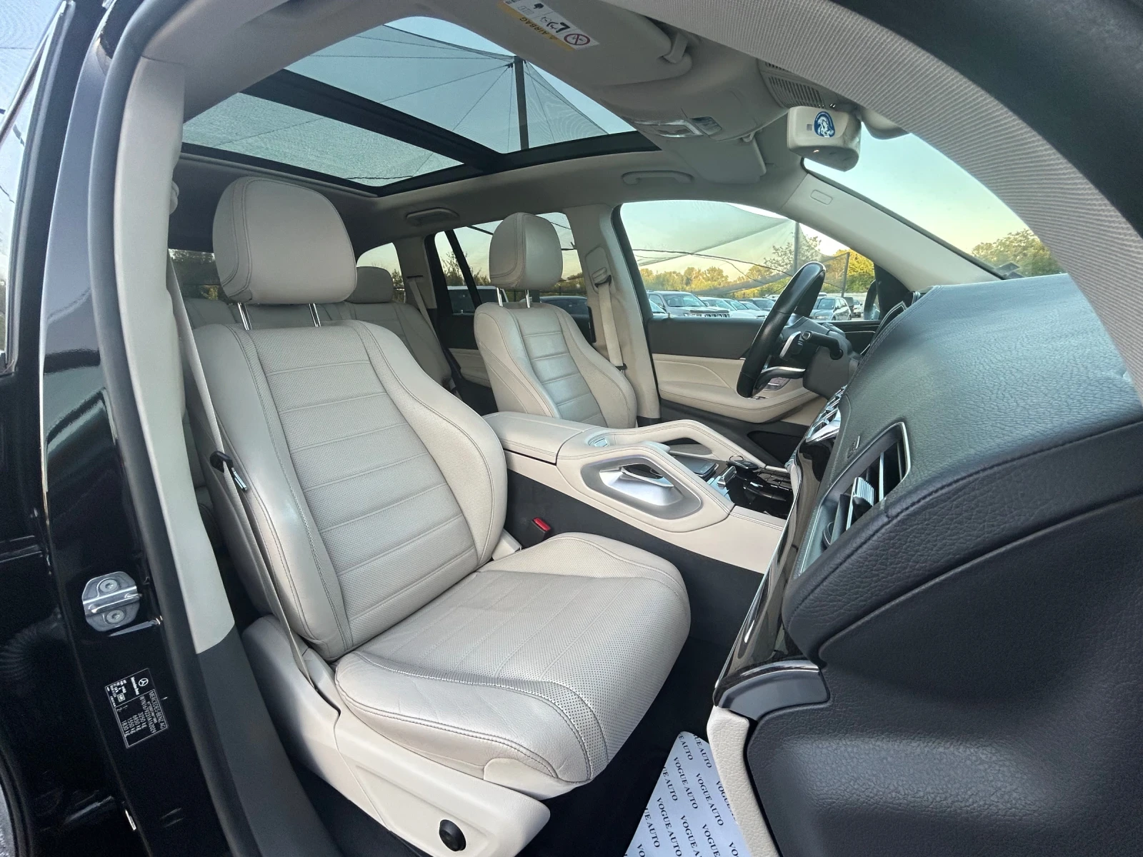 Mercedes-Benz GLS 400 AMG* KEYLESS* PANO* 21INCH* , снимка 11 - Автомобили и джипове - 55993318
