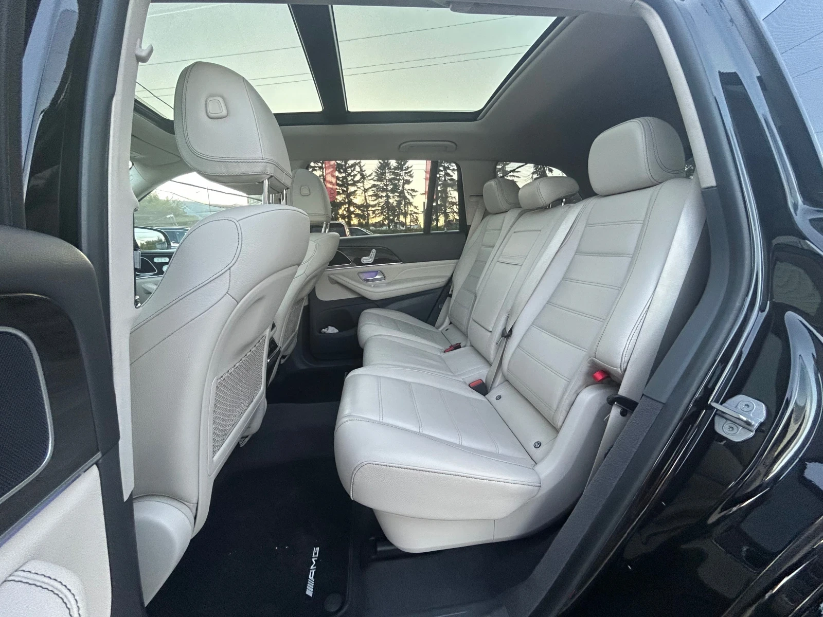 Mercedes-Benz GLS 400 AMG* KEYLESS* PANO* 21INCH* , снимка 15 - Автомобили и джипове - 55993318