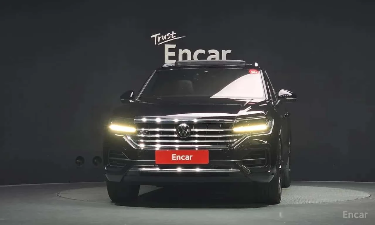 VW Touareg * 3.0 TDI * R Line * HUD * Обдухване * Дистроник *, снимка 3 - Автомобили и джипове - 56185633