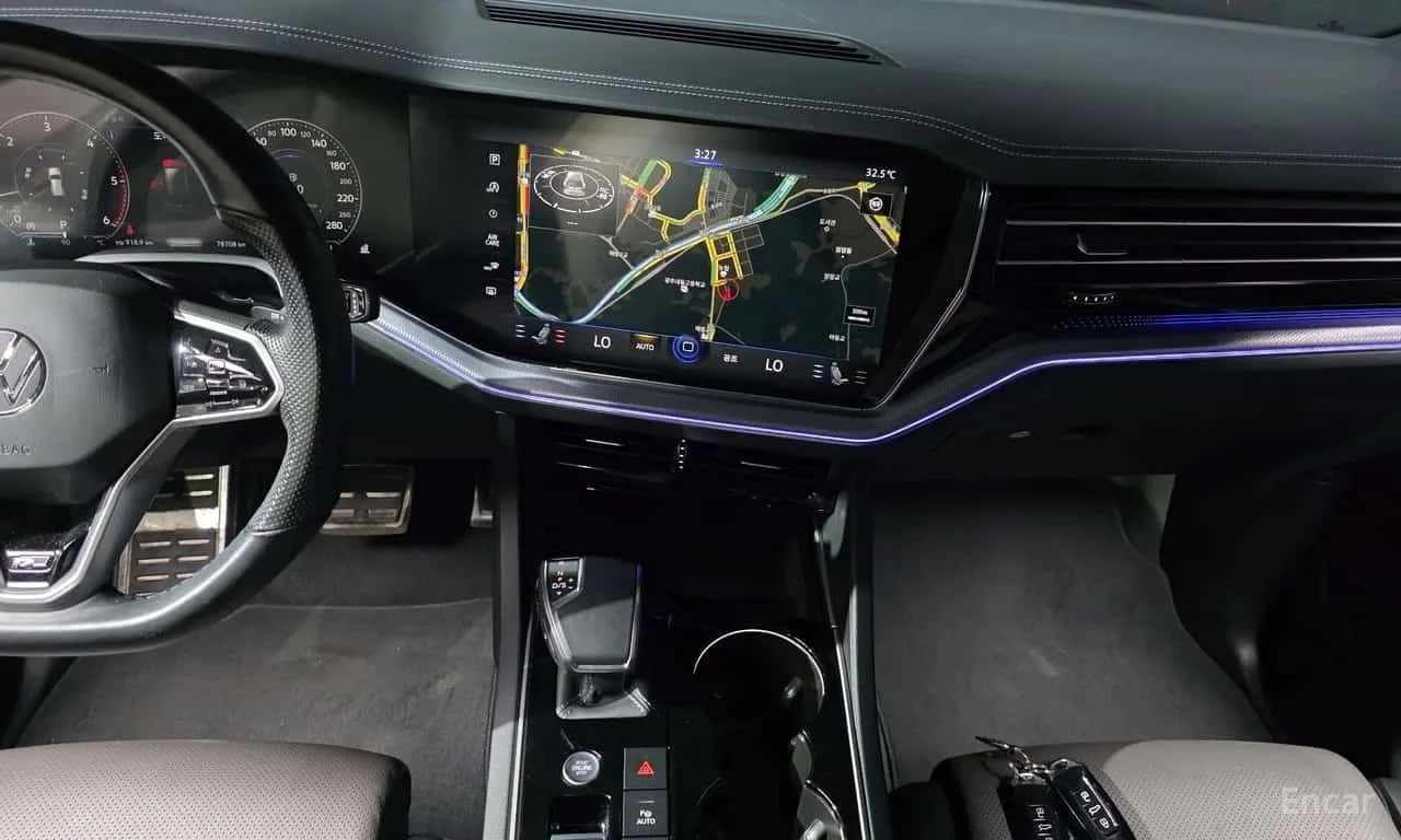 VW Touareg * 3.0 TDI * R Line * HUD * Обдухване * Дистроник *, снимка 13 - Автомобили и джипове - 56185633