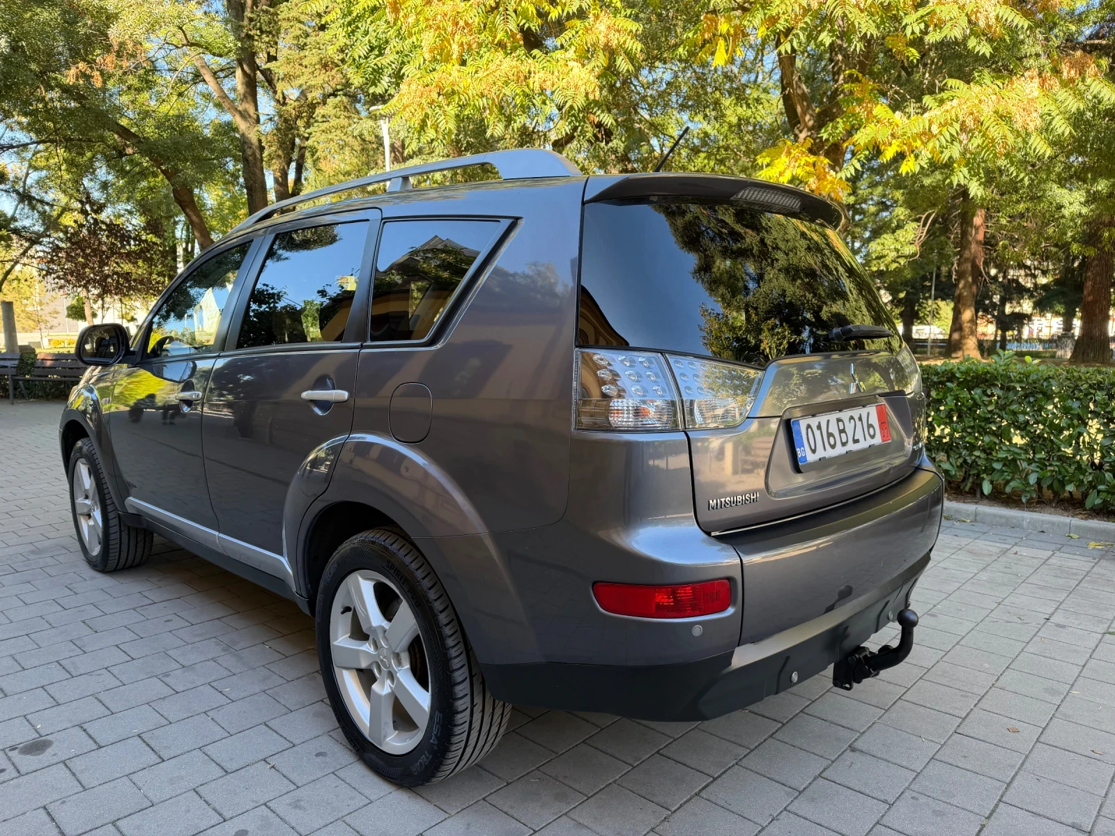 Mitsubishi Outlander, снимка 2 - Автомобили и джипове - 56352301