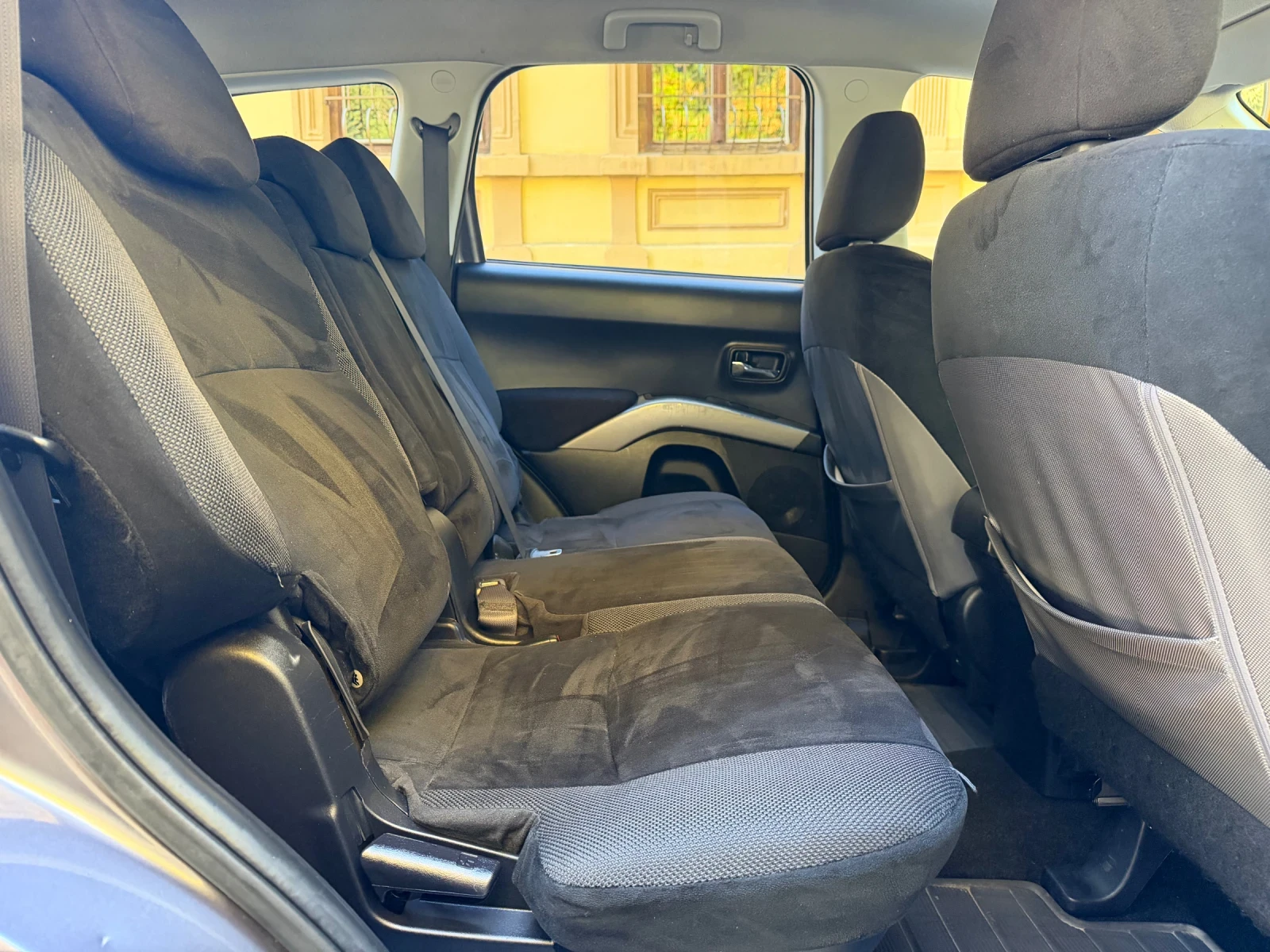 Mitsubishi Outlander, снимка 8 - Автомобили и джипове - 56352301