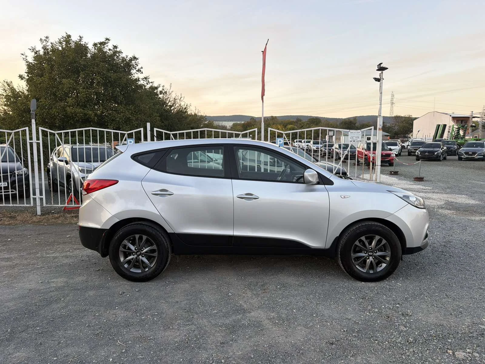 Hyundai IX35 2.0i / FACELIFT / 4X4 / ����� �������� �������  | Mobile.bg � ����������� 4