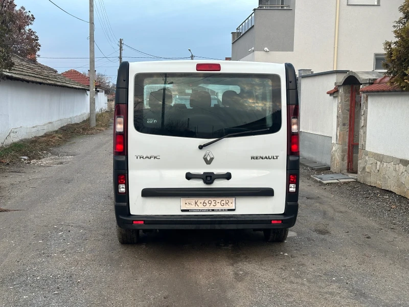 Renault Trafic, снимка 6 - Бусове и автобуси - 48300920