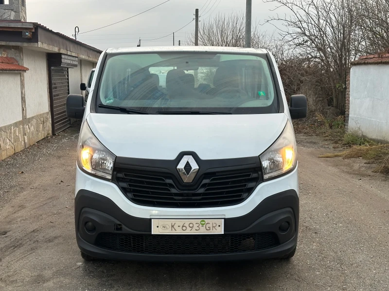 Renault Trafic, снимка 1 - Бусове и автобуси - 48300920