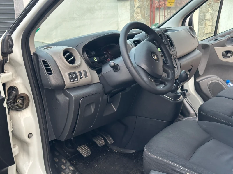 Renault Trafic, снимка 12 - Бусове и автобуси - 48300920