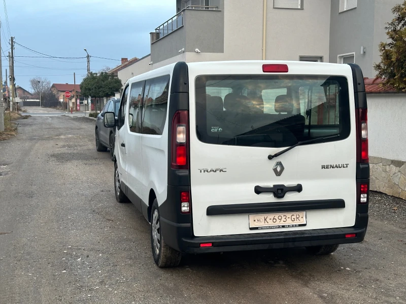 Renault Trafic, снимка 5 - Бусове и автобуси - 48300920