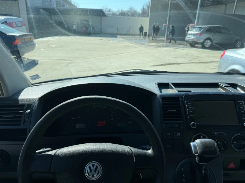 VW Transporter 2.5 TDI (Мобилен сервиз), снимка 13 - Бусове и автобуси - 49375446