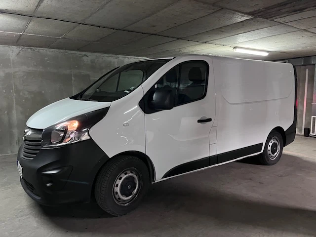 Opel Vivaro, снимка 1 - Бусове и автобуси - 48134452