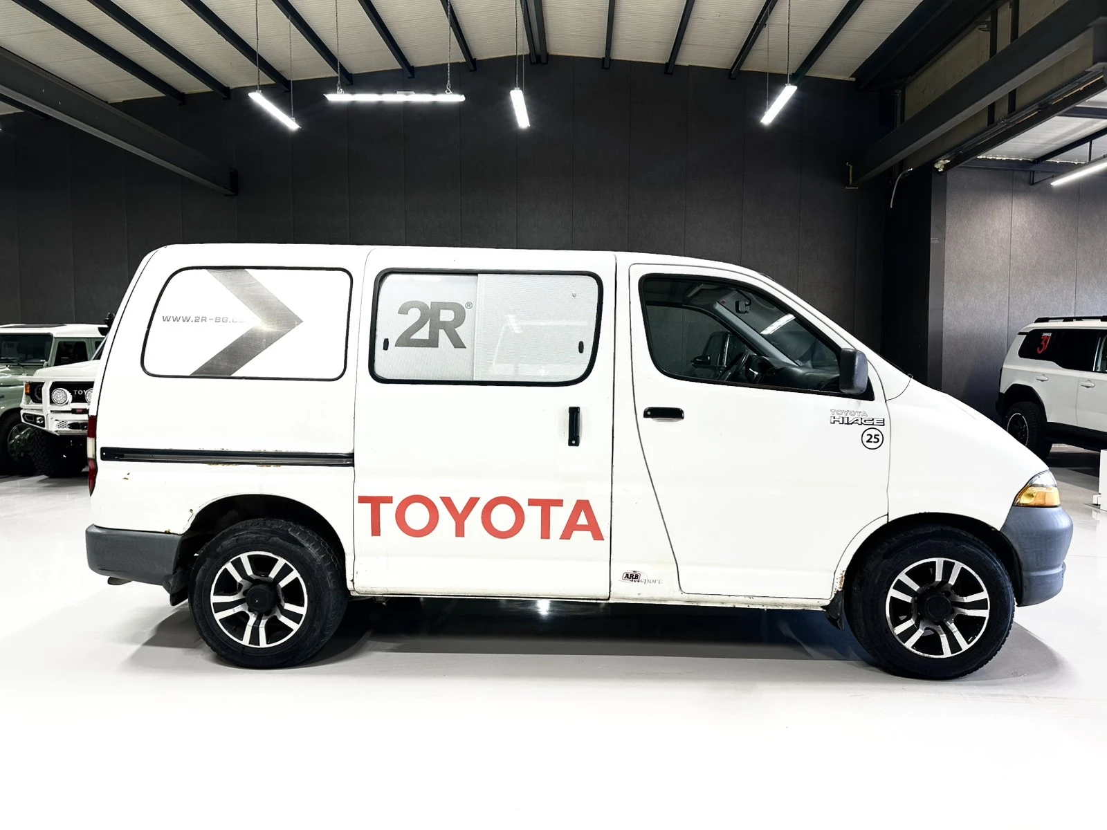 Toyota Hiace 4X4, снимка 8 - Бусове и автобуси - 54562182