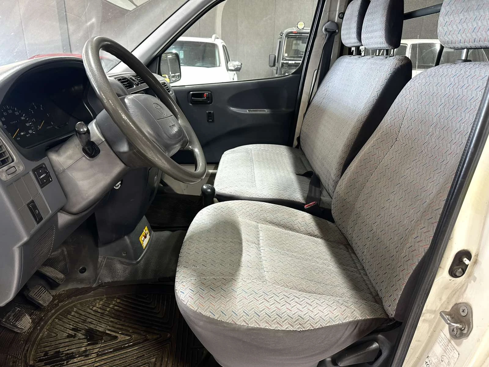 Toyota Hiace 4X4, снимка 12 - Бусове и автобуси - 54562182