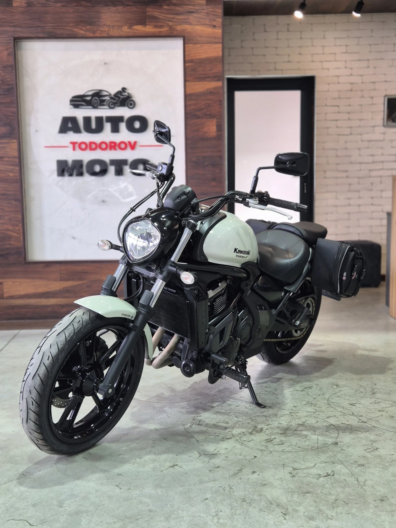 Kawasaki Vulcan S 650 A2 АBS НОВ ВНОС ОТ ШВЕЙЦАРИЯ!, снимка 3 - Мотоциклети и мототехника - 56231907