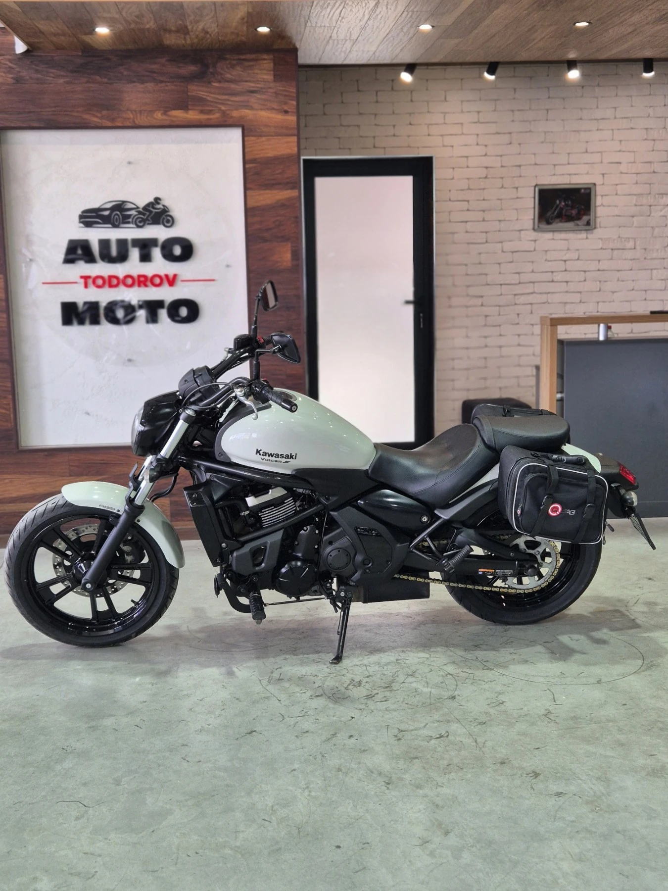 Kawasaki Vulcan S 650 A2 АBS НОВ ВНОС ОТ ШВЕЙЦАРИЯ!, снимка 4 - Мотоциклети и мототехника - 56231907