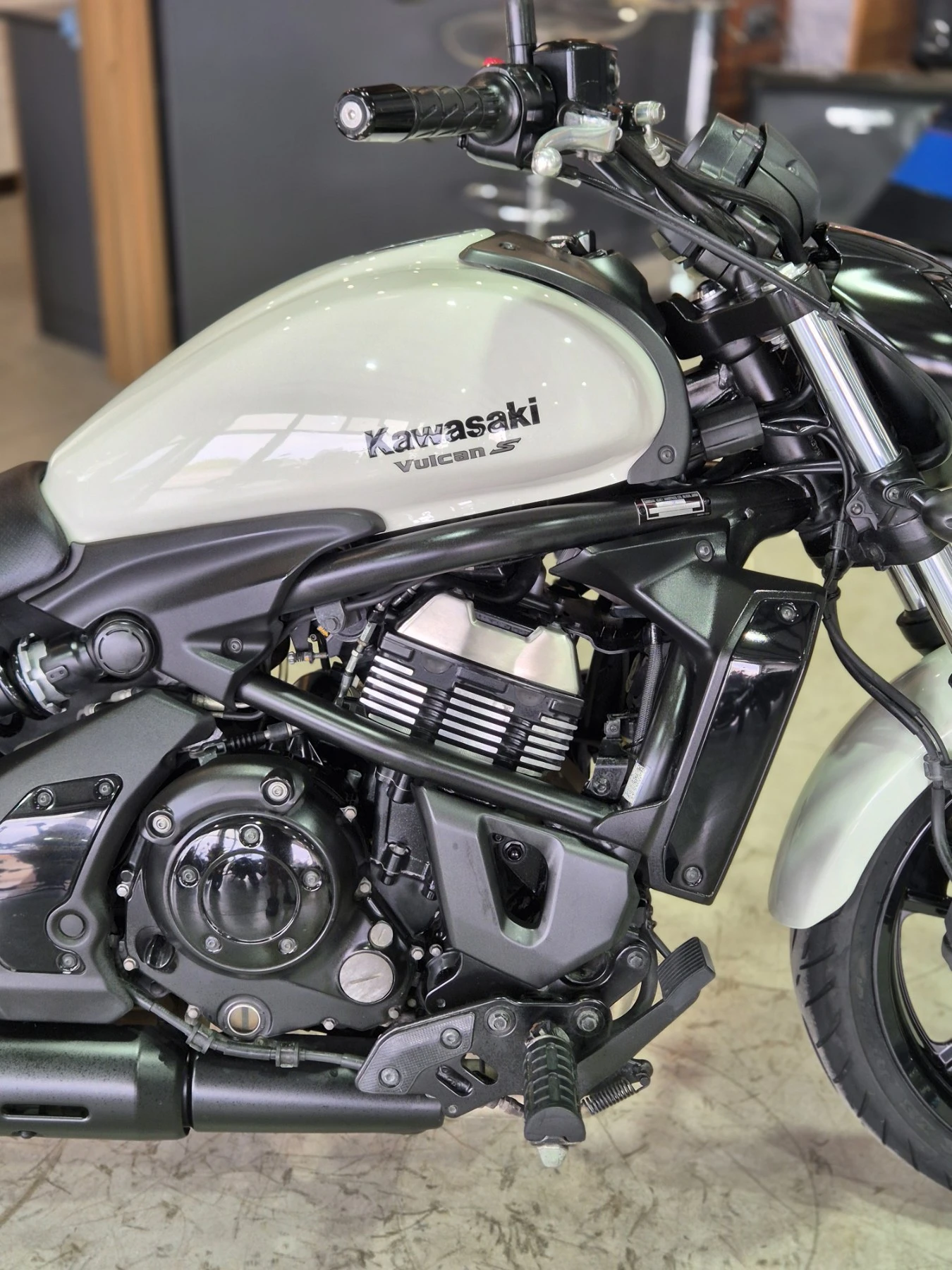 Kawasaki Vulcan S 650 A2 АBS НОВ ВНОС ОТ ШВЕЙЦАРИЯ!, снимка 11 - Мотоциклети и мототехника - 56231907