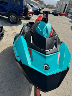 Джет Bombardier Sea Doo Spark Trixx, снимка 1 - Воден транспорт - 47070062