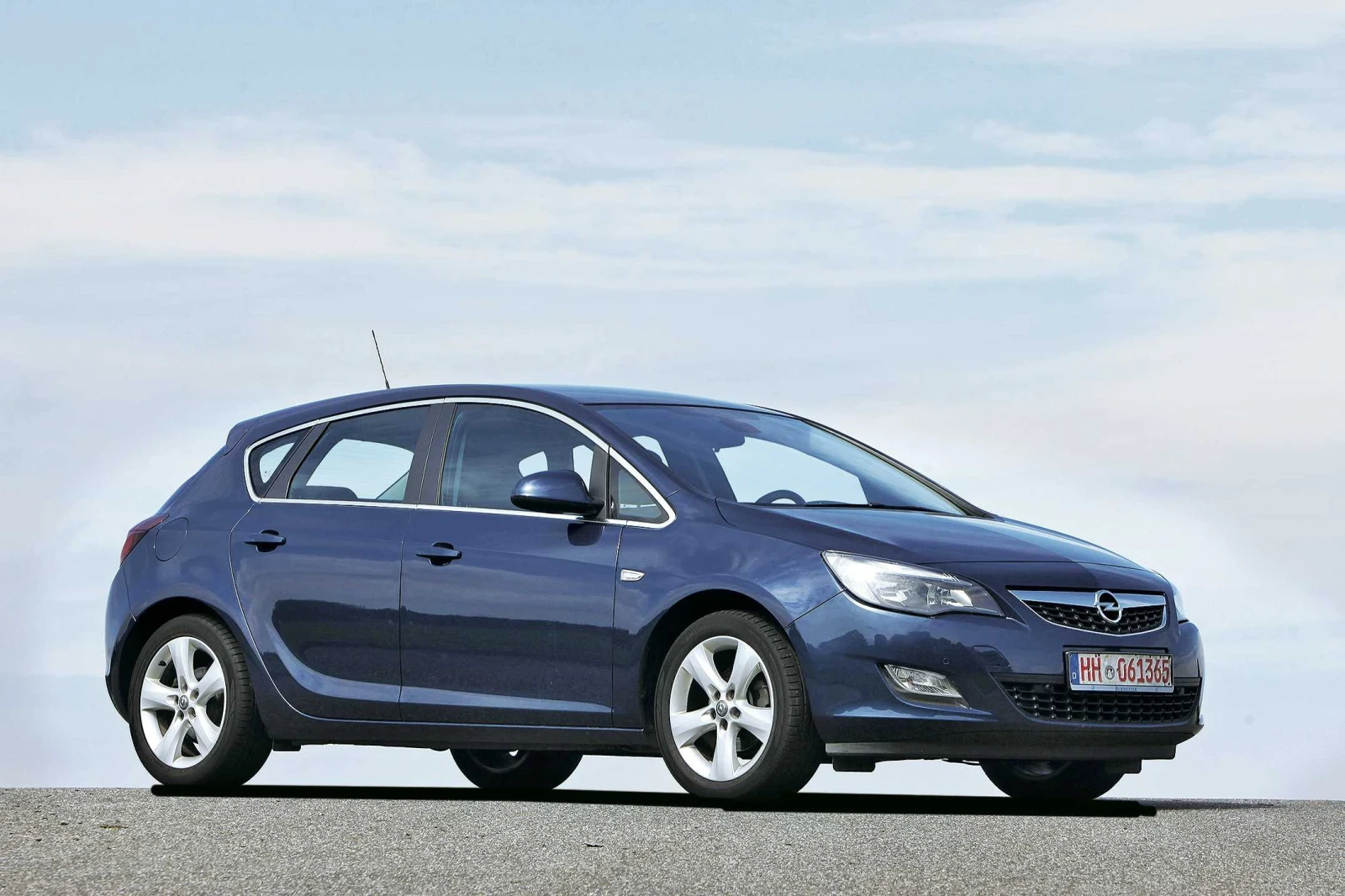 ���� � ������ 215/50R17 �� Opel Astra | Mobile.bg � ����������� 6