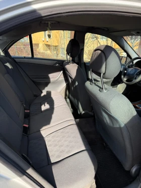 Mercedes-Benz C 200, снимка 8