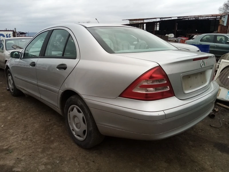 Mercedes-Benz C 220  3 броя  бензин и 2.2 CDI 2.7 cdi 200 компресор, снимка 3 - Автомобили и джипове - 17835095