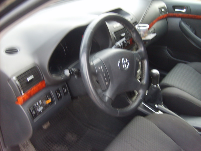 Toyota Avensis 2.0 D4D, снимка 11 - Автомобили и джипове - 46460786