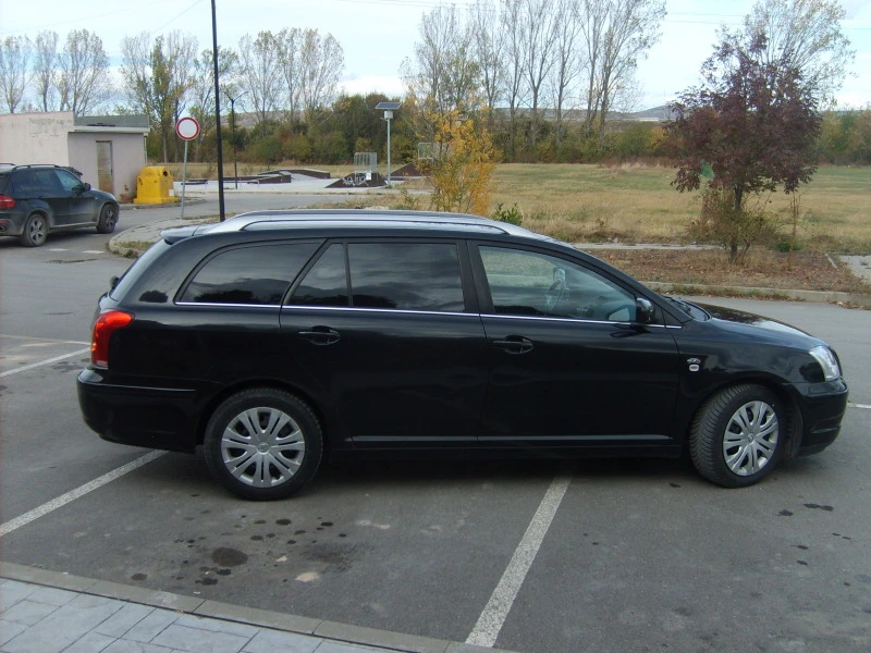 Toyota Avensis 2.0 D4D, снимка 4 - Автомобили и джипове - 47399433