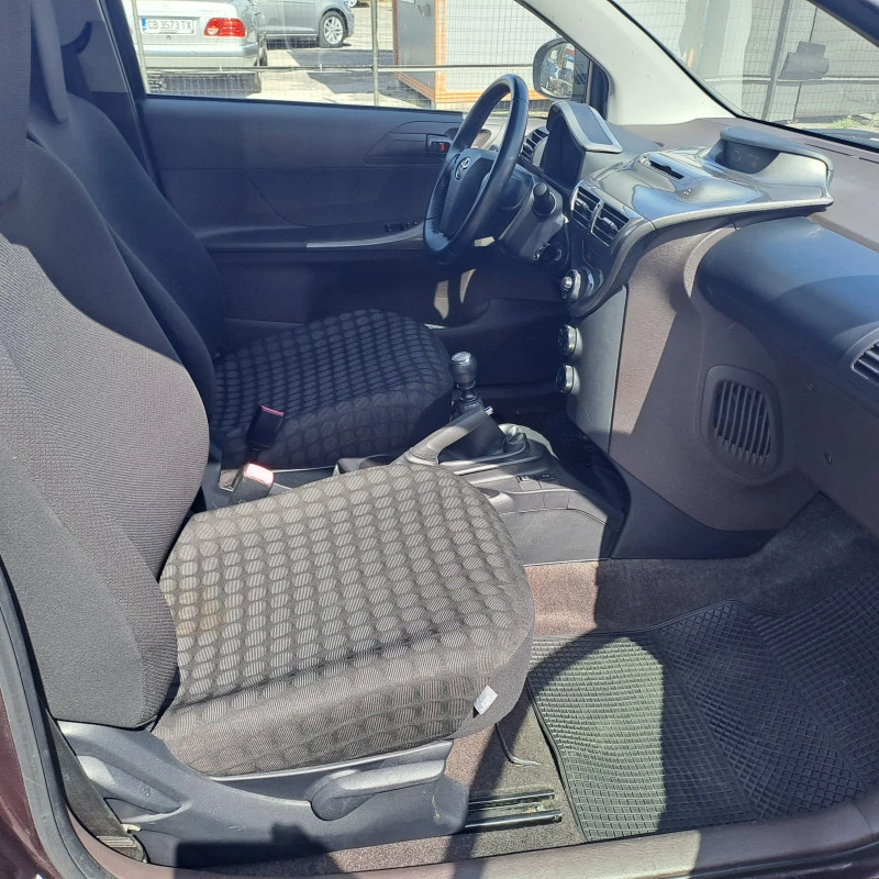 Toyota IQ 1.0VVT_68к.с., снимка 7 - Автомобили и джипове - 45792810