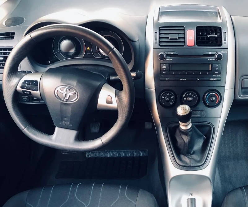 Toyota Auris 1.4D4D 90ps, снимка 6 - Автомобили и джипове - 47303705