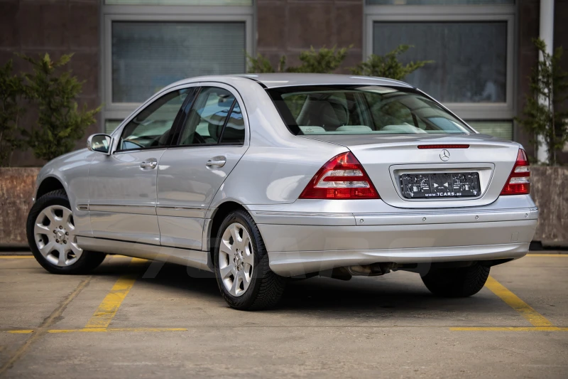 Mercedes-Benz C 200 Kompressor, снимка 4 - Автомобили и джипове - 48342383