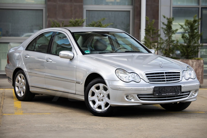 Mercedes-Benz C 200 Kompressor, снимка 3 - Автомобили и джипове - 48342383