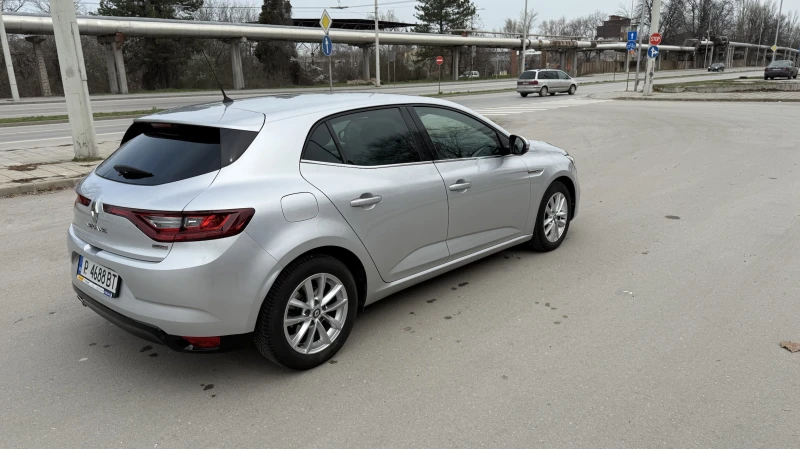 Renault Megane 1.6 DCI, снимка 4 - Автомобили и джипове - 49529238