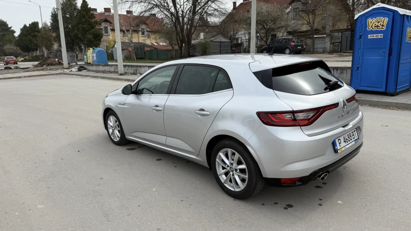 Renault Megane 1.6 DCI, снимка 5 - Автомобили и джипове - 49529238