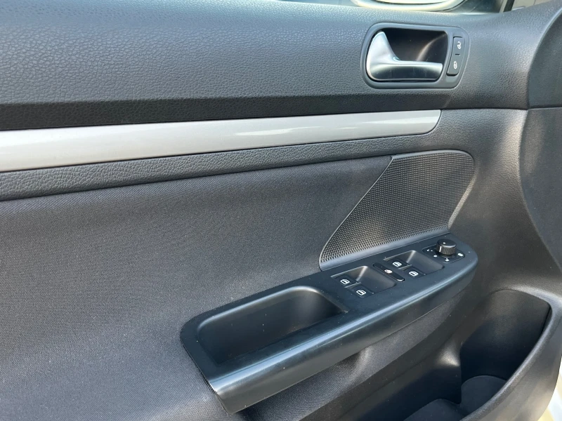 VW Golf \/l 1.6TDI STYLE , снимка 16 - Автомобили и джипове - 50868208