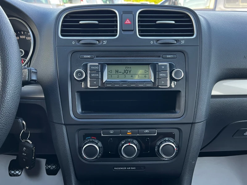 VW Golf \/l 1.6TDI STYLE , снимка 9 - Автомобили и джипове - 50868208