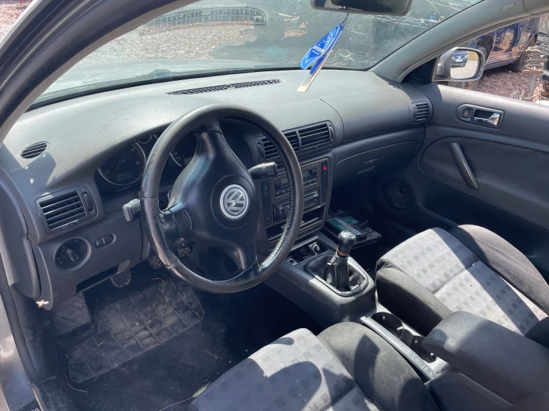 VW Passat 1.9 ТДИ 131 , снимка 5 - Автомобили и джипове - 50978344