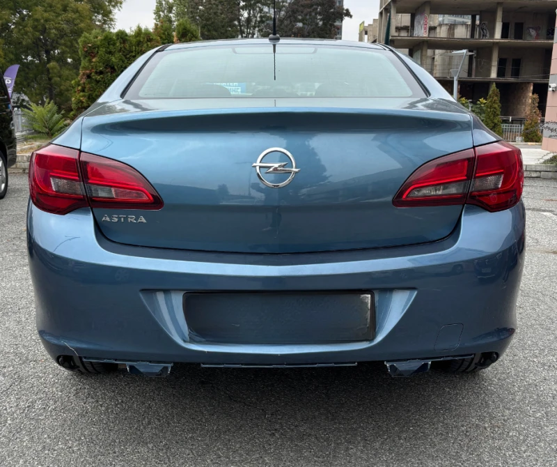Opel Astra Цена с ДДС, снимка 3 - Автомобили и джипове - 52091148