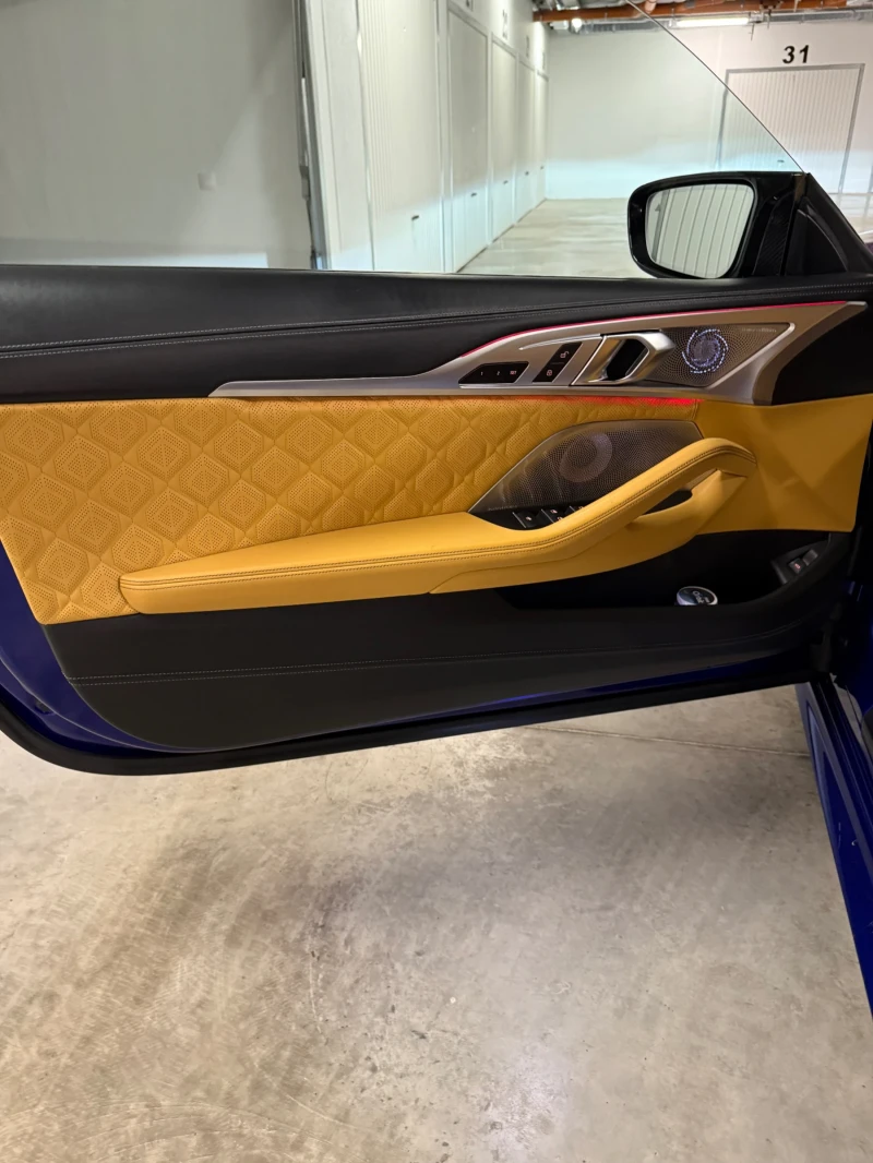 BMW M8 Competition Cabrio - 88 000 kм в гаранция до 05.27, снимка 11 - Автомобили и джипове - 52473295