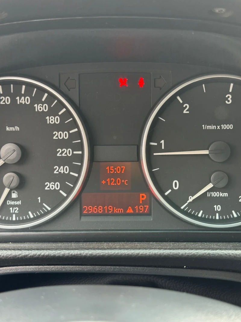 BMW 320, снимка 8 - Автомобили и джипове - 52732354