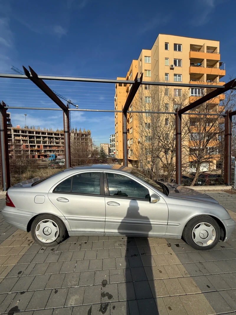 Mercedes-Benz C 200, снимка 3 - Автомобили и джипове - 52814320