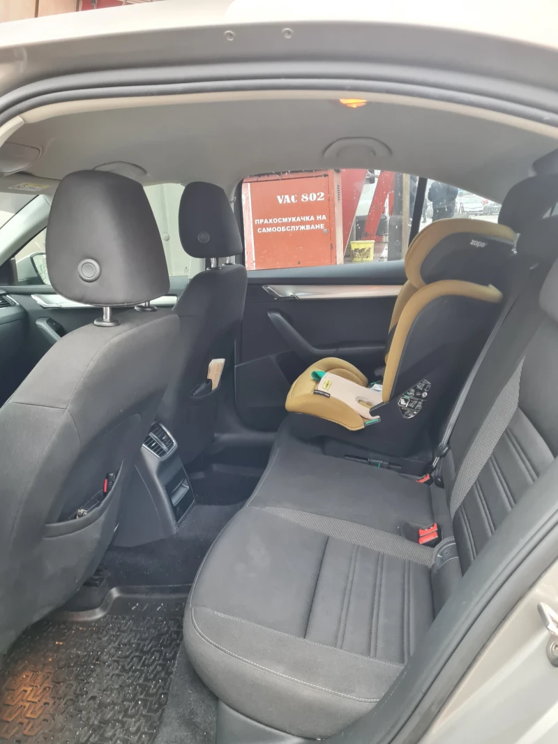 Skoda Octavia, снимка 5 - Автомобили и джипове - 53211005