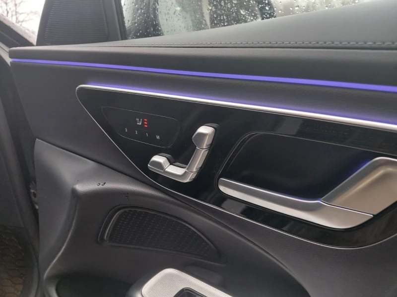 Mercedes-Benz E 300 E 300e 4MATIC, снимка 12 - Автомобили и джипове - 53245789